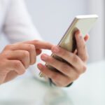 usuario consultando o app do INSS