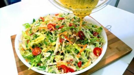 Salada Colorida com Molho Especial